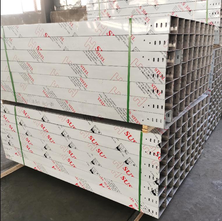 不銹鋼室外橋架制造廠探秘 工業(yè)守護(hù)與品質(zhì)制造之路